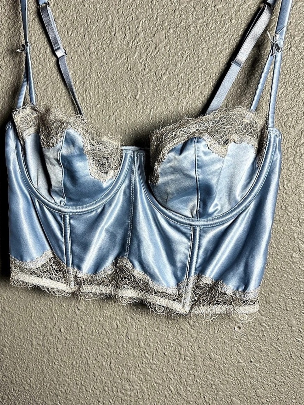Victoria's Secret Dream Angels Unlined Balconet Lace Balconet in Blue Size